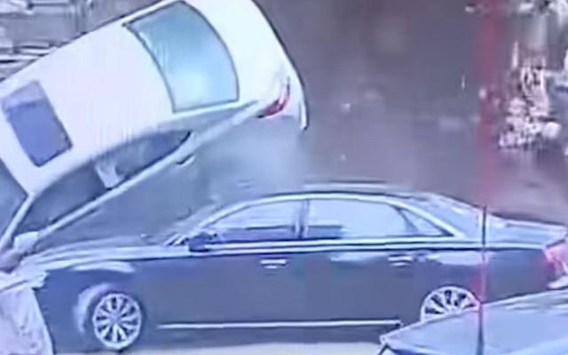 新闻8点见丨千里骑行后,父亲的“心事”;北京新春游园会攻略来啦