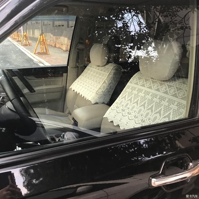 落地70万,老款帕杰罗用车分享,车主:四驱很不错,城市油耗14L