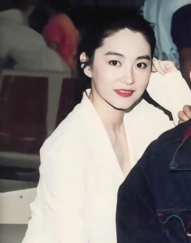 东南亚第一美女,林青霞巅峰时期颜值,美的不可方物