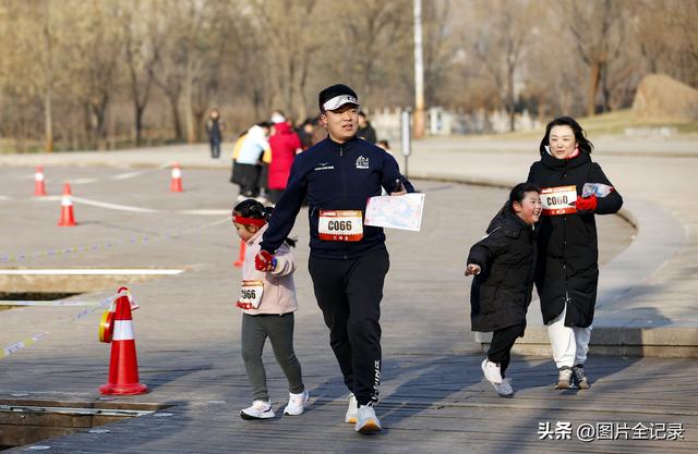 山西临汾:长城小勇士 赛道竞风流