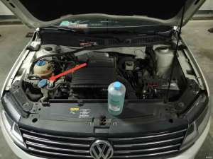 汽车洗玻璃水喷不出水(雨刷不喷水，用这几招轻松搞定)