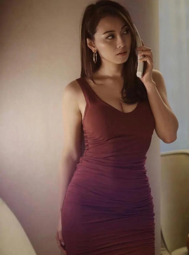 80后女星袁嘉敏大家应该都看过她出演的“三级影片”吧!