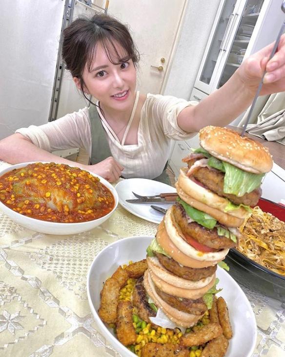 吃得多身材还一级棒!美女大胃王“谷亚沙子”美照赏