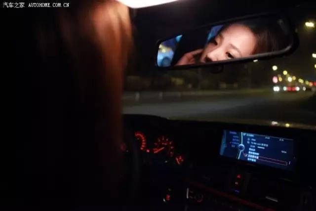 一颦一笑都是美,今夜她一定在你梦里