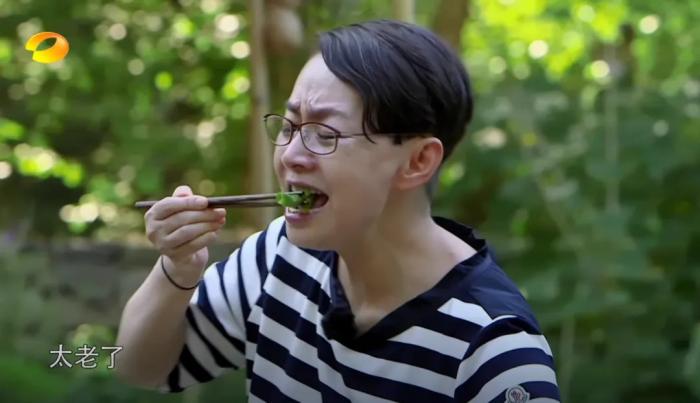 “聚餐不得用四季豆”,网友吵翻了