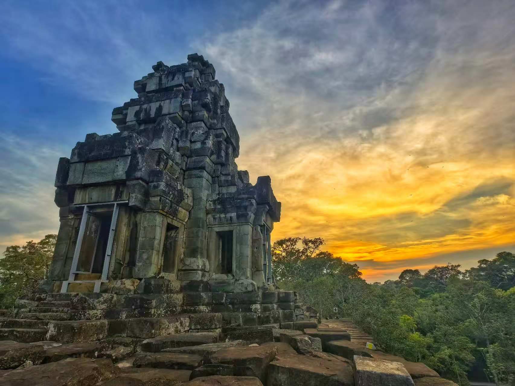 跟着习主席去柬埔寨|吴哥古迹的中国守护者