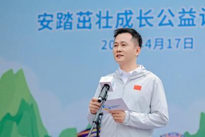 “茁壮成长”携手“石榴籽”一起做公益 上好体育课，讲好普通话