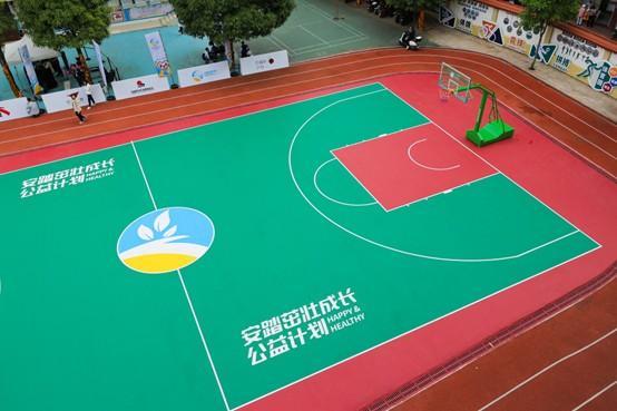 “茁壮成长”携手“石榴籽”一起做公益 上好体育课，讲好普通话