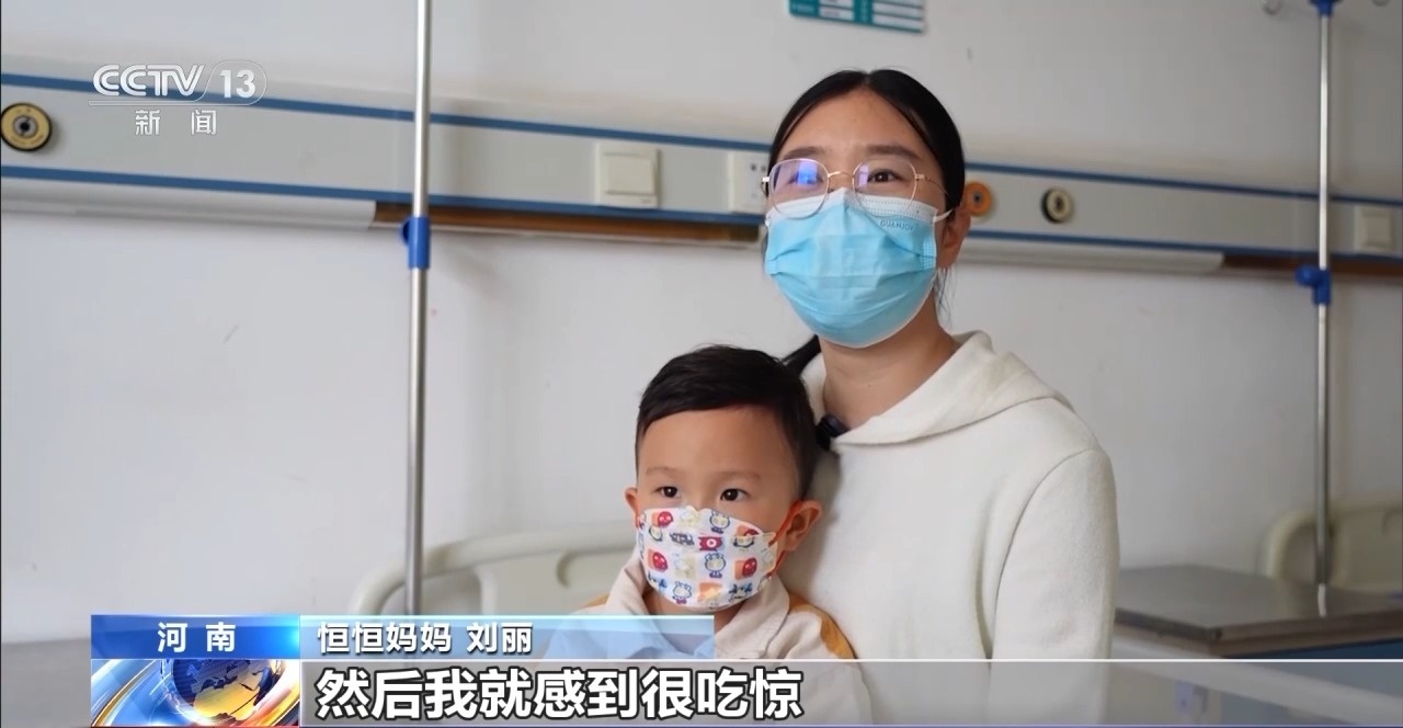 孩子不能又亲又抱 当心“亲吻病”→