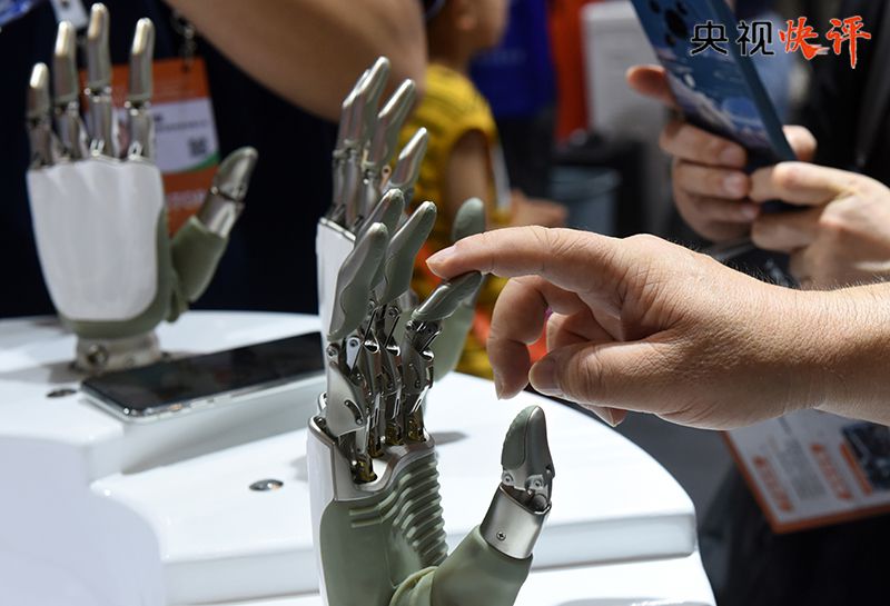 推动我国人工智能朝着有益、安全、公平方向健康有序发展