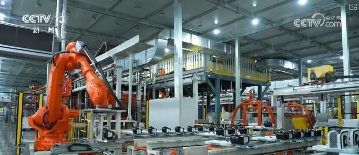 蝶变、拉满、C位……划重点!解锁4月经济数据顶压增长背后政策“组合拳”密码