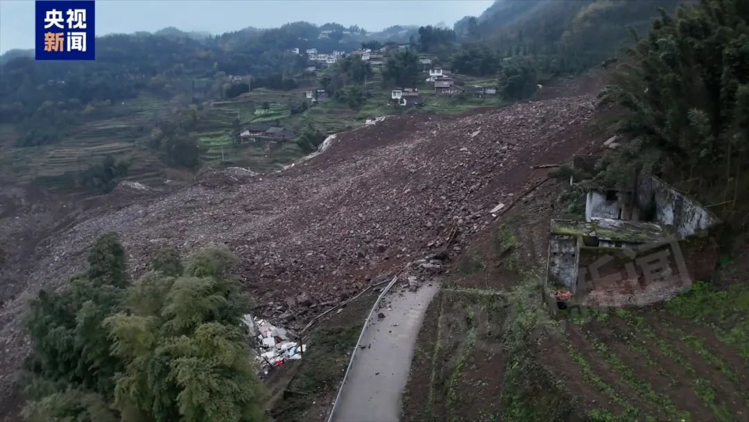 山体滑坡发生前有何征兆?如何避险?