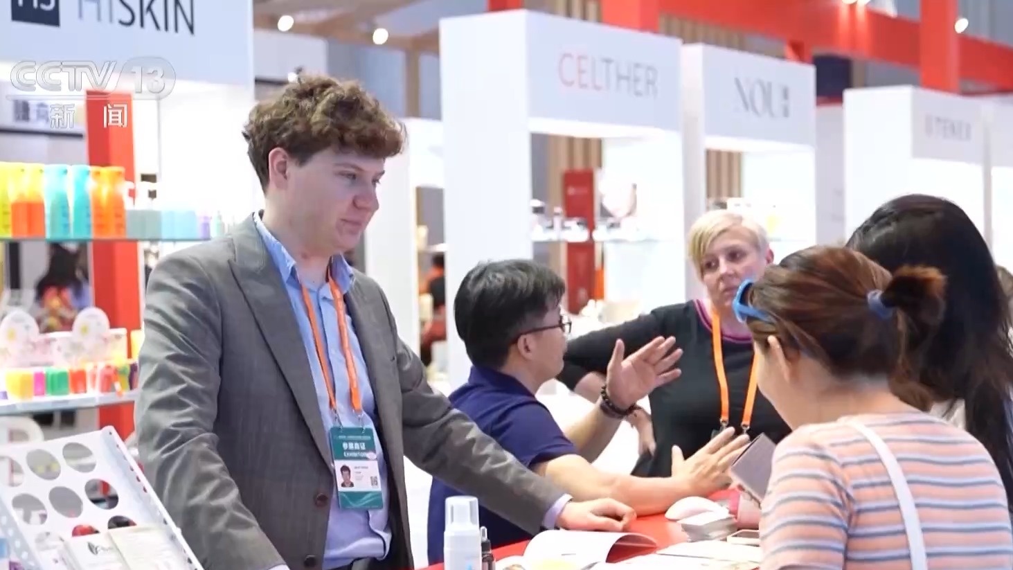 博览会好物多多 中东欧客商爱上了中国造仿生产品