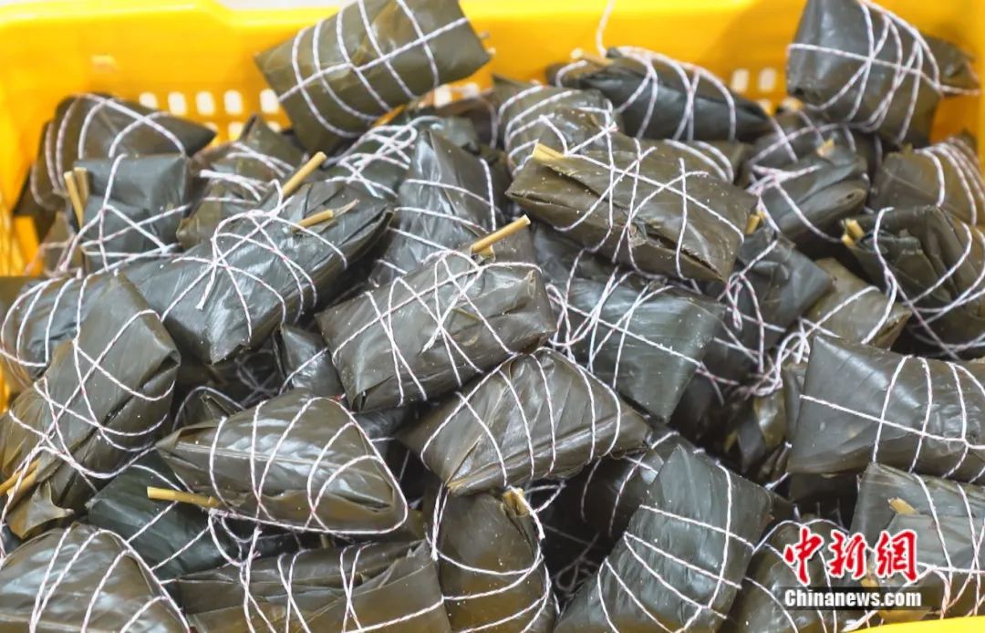 普通粽子巴掌大,“横县大粽”却像个巨无霸!