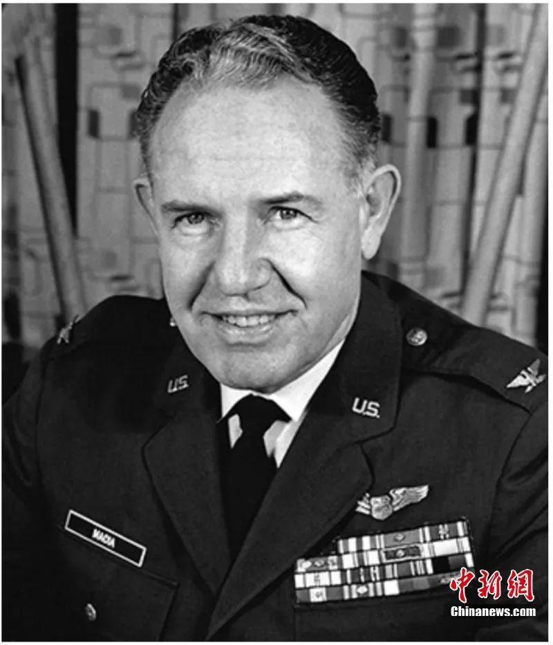 这名美国退役陆军中校为何往来“飞书”580余封中国“寻亲”?