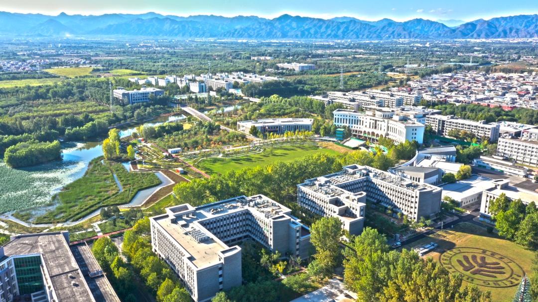 从新燕园出发，一路生花——祝2025届学子毕业快乐！