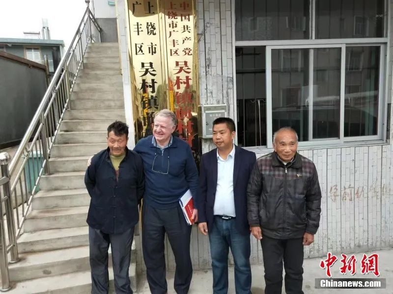 这名美国退役陆军中校为何往来“飞书”580余封中国“寻亲”?