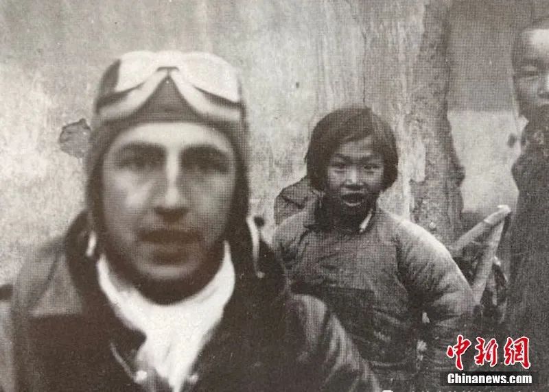 这名美国退役陆军中校为何往来“飞书”580余封中国“寻亲”?