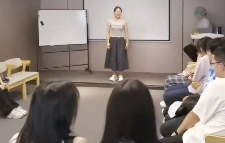 暑期口才、情商培训班火爆 有准大学生付费万元练“说话”