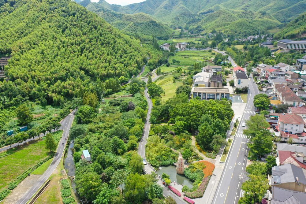 和总书记面对面 - 青山常在路更长