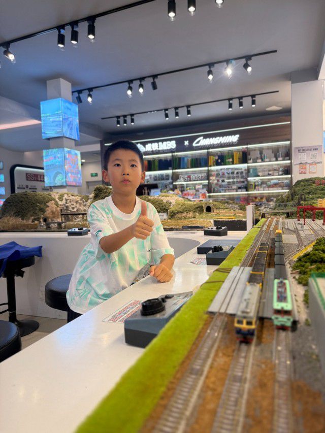 8岁少年暑假出行方式“曝光”，有点意思