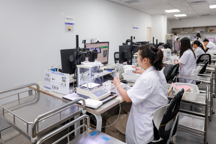 直播电商刺激玉石消费，抖音电商质检仓配体系升级保障消费者权益