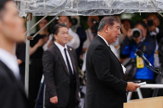 8月9日，日本首相石破茂在长崎举行的遭原子弹轰炸纪念仪式上发言。新华社记者贾浩成摄