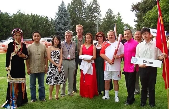 国际舞台展现中国“她力量” - 暨南大学陈平荣任国际民间艺术组织主席